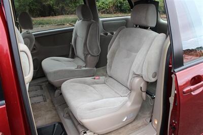 2006 Toyota Sienna CE 8 Passenger   - Photo 13 - Salem, OR 97317