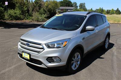 2018 Ford Escape SE   - Photo 2 - Salem, OR 97317
