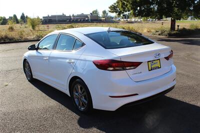 2017 Hyundai ELANTRA SE - Photo 3 - Salem, OR 97317