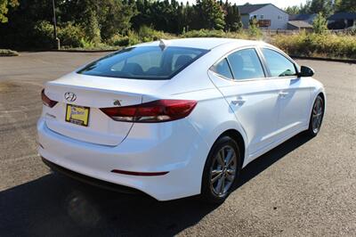 2017 Hyundai ELANTRA SE - Photo 4 - Salem, OR 97317