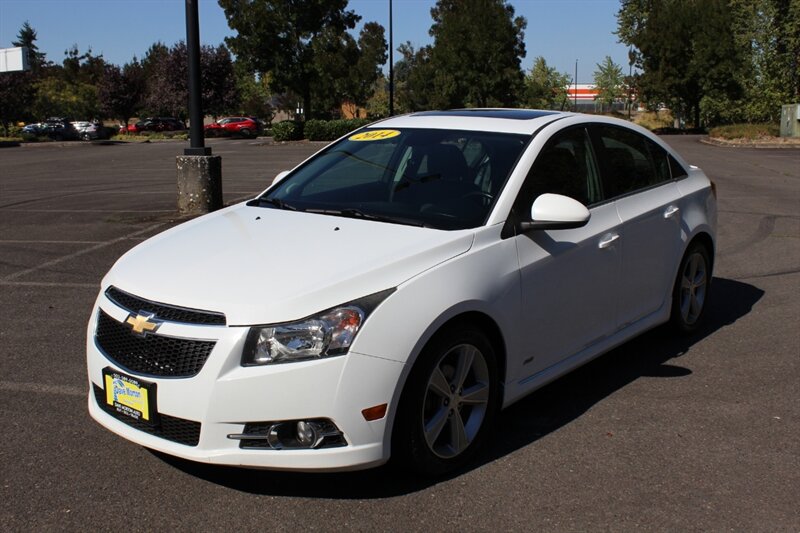 2014 Chevrolet Cruze photo 2