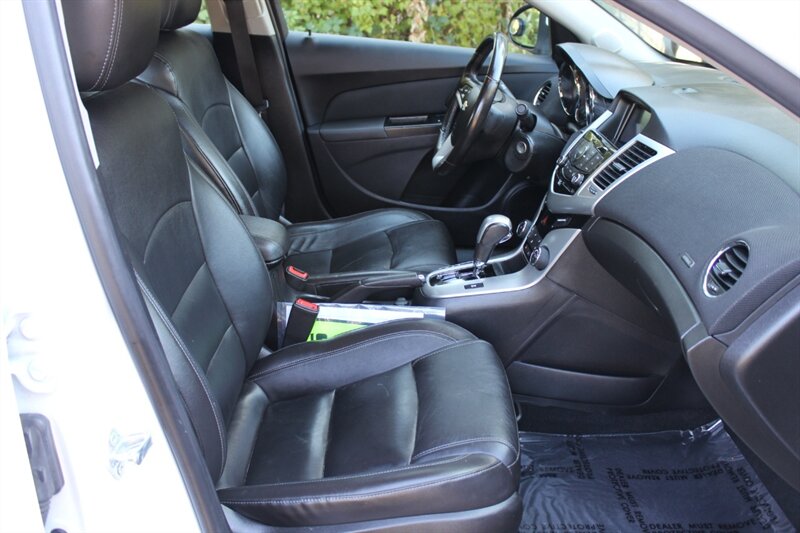 2014 Chevrolet Cruze photo 17