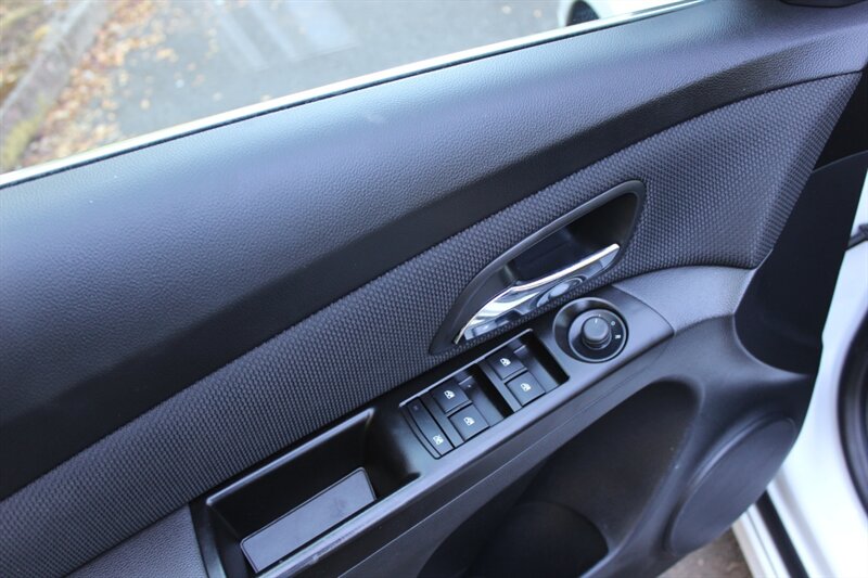 2014 Chevrolet Cruze photo 11
