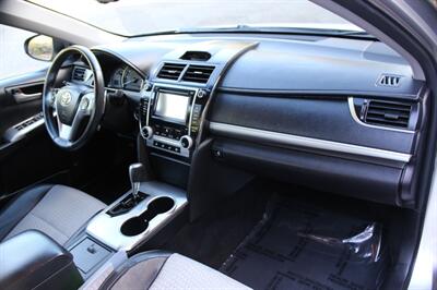 2012 Toyota Camry SE V6   - Photo 16 - Salem, OR 97317