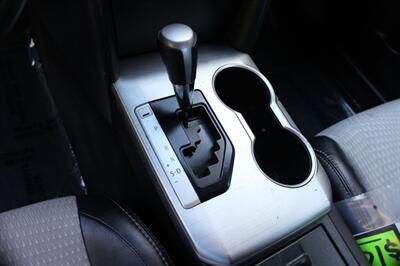 2012 Toyota Camry SE V6   - Photo 12 - Salem, OR 97317