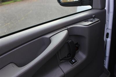 2015 Chevrolet Express 3500 - Photo 11 - Salem, OR 97317