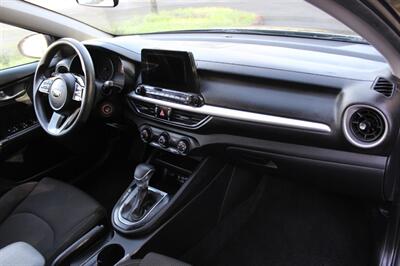 2021 Kia Forte LXS   - Photo 16 - Salem, OR 97317