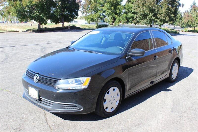 2014 Volkswagen Jetta S photo 2