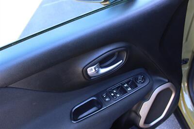 2015 Jeep Renegade Latitude   - Photo 11 - Salem, OR 97317