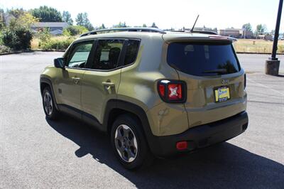 2015 Jeep Renegade Latitude   - Photo 3 - Salem, OR 97317