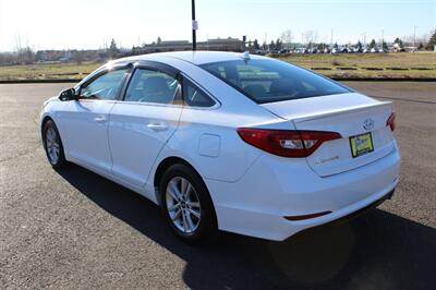 2017 Hyundai Sonata SE   - Photo 3 - Salem, OR 97317