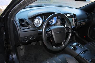 2014 Chrysler 300 S   - Photo 9 - Salem, OR 97317