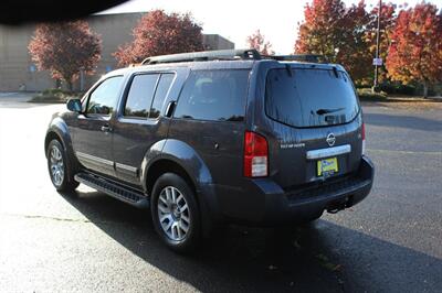 2011 Nissan Pathfinder LE   - Photo 3 - Salem, OR 97317