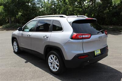 2018 Jeep Cherokee Latitude Plus   - Photo 3 - Salem, OR 97317