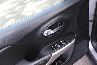 2018 Jeep Cherokee Latitude Plus   - Photo 11 - Salem, OR 97317