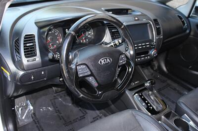2017 Kia Forte EX Luxury   - Photo 9 - Salem, OR 97317