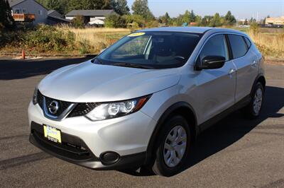 2017 Nissan Rogue S   - Photo 2 - Salem, OR 97317