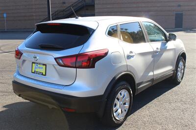 2017 Nissan Rogue S   - Photo 4 - Salem, OR 97317