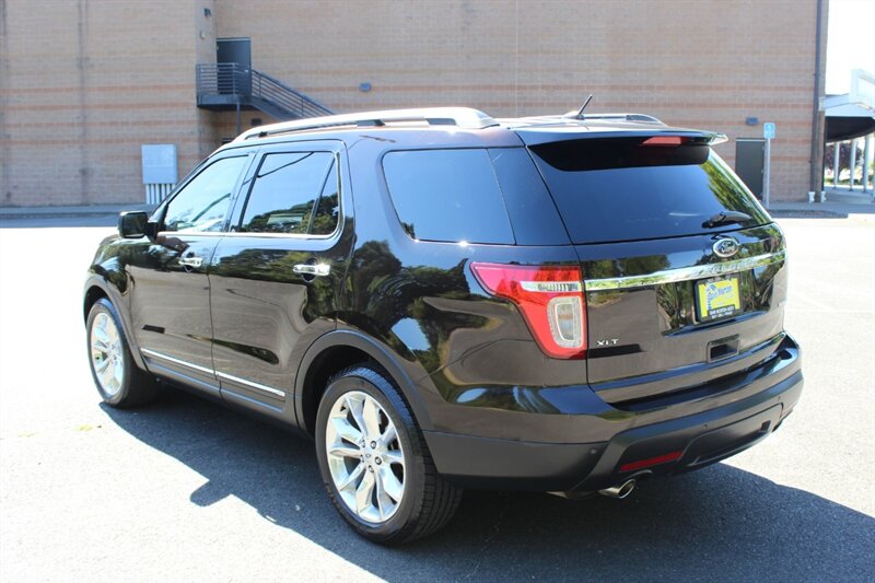 2013 Ford Explorer XLT photo 3