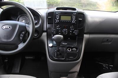 2012 Kia Sedona LX - Photo 14 - Salem, OR 97317