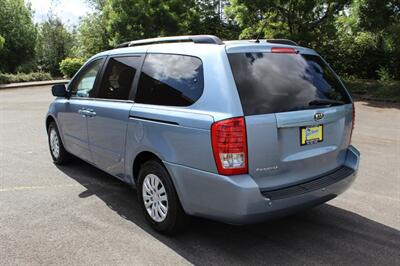 2012 Kia Sedona LX - Photo 3 - Salem, OR 97317