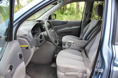 2012 Kia Sedona LX - Photo 10 - Salem, OR 97317