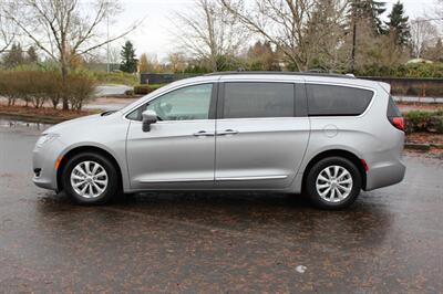 2017 Chrysler Pacifica Touring-L   - Photo 7 - Salem, OR 97317