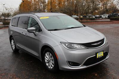 2017 Chrysler Pacifica Touring-L   - Photo 1 - Salem, OR 97317