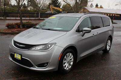 2017 Chrysler Pacifica Touring-L   - Photo 2 - Salem, OR 97317