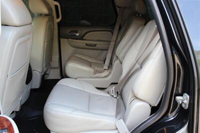 2010 Chevrolet Tahoe LTZ   - Photo 12 - Salem, OR 97317