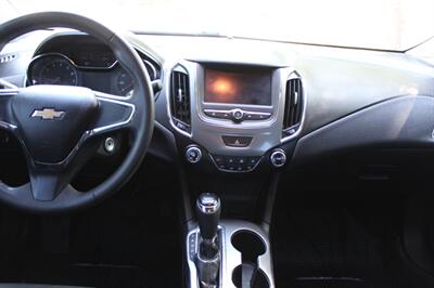 2019 Chevrolet Cruze LS   - Photo 14 - Salem, OR 97317