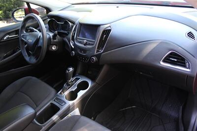 2019 Chevrolet Cruze LS   - Photo 16 - Salem, OR 97317