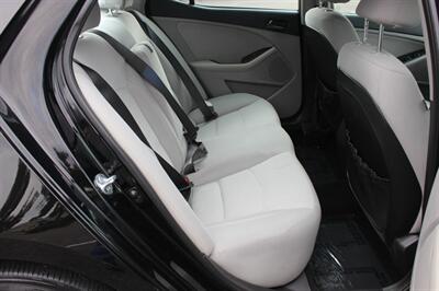 2013 Kia Optima LX - Photo 15 - Salem, OR 97317