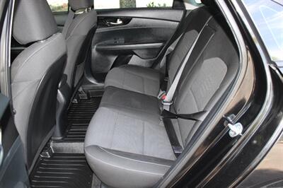 2019 Kia Forte S   - Photo 13 - Salem, OR 97317