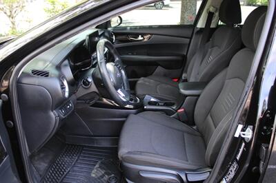 2019 Kia Forte S   - Photo 10 - Salem, OR 97317