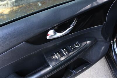 2019 Kia Forte S   - Photo 11 - Salem, OR 97317
