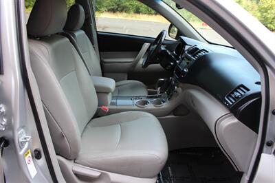 2013 Toyota Highlander   - Photo 20 - Salem, OR 97317