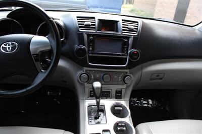 2013 Toyota Highlander   - Photo 14 - Salem, OR 97317