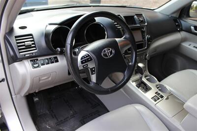 2013 Toyota Highlander   - Photo 9 - Salem, OR 97317
