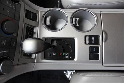 2013 Toyota Highlander   - Photo 12 - Salem, OR 97317