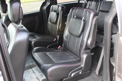 2018 Dodge Grand Caravan GT   - Photo 12 - Salem, OR 97317