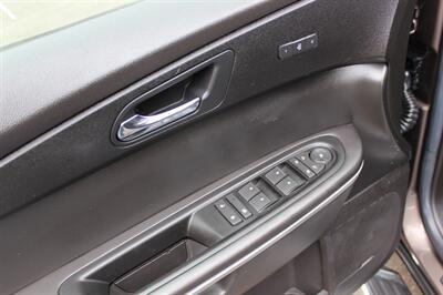 2008 GMC Acadia SLT-2 - Photo 11 - Salem, OR 97317