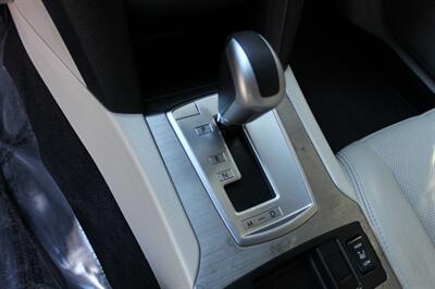 2010 Subaru Outback 2.5i Limited   - Photo 13 - Salem, OR 97317