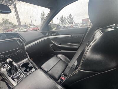 2017 Nissan Maxima 3.5 SV - Photo 15 - Salem, OR 97317