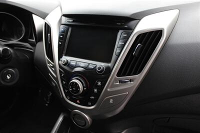 2012 Hyundai VELOSTER DCT   - Photo 17 - Salem, OR 97317