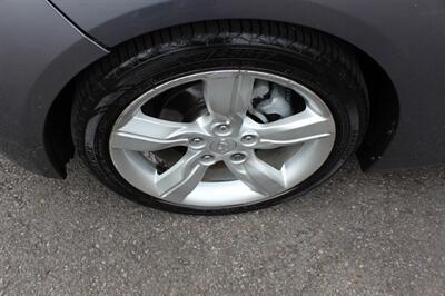 2012 Hyundai VELOSTER DCT   - Photo 18 - Salem, OR 97317