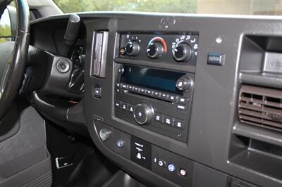 2018 Chevrolet Express 3500   - Photo 18 - Salem, OR 97317