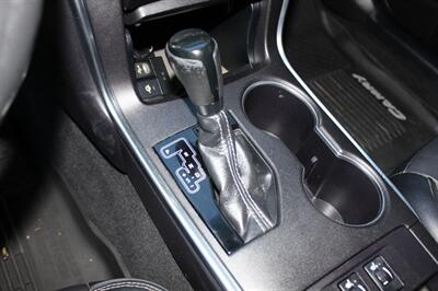2017 Toyota Camry XLE   - Photo 12 - Salem, OR 97317
