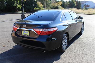 2017 Toyota Camry XLE   - Photo 4 - Salem, OR 97317