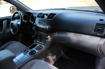 2012 Toyota Highlander SE   - Photo 18 - Salem, OR 97317